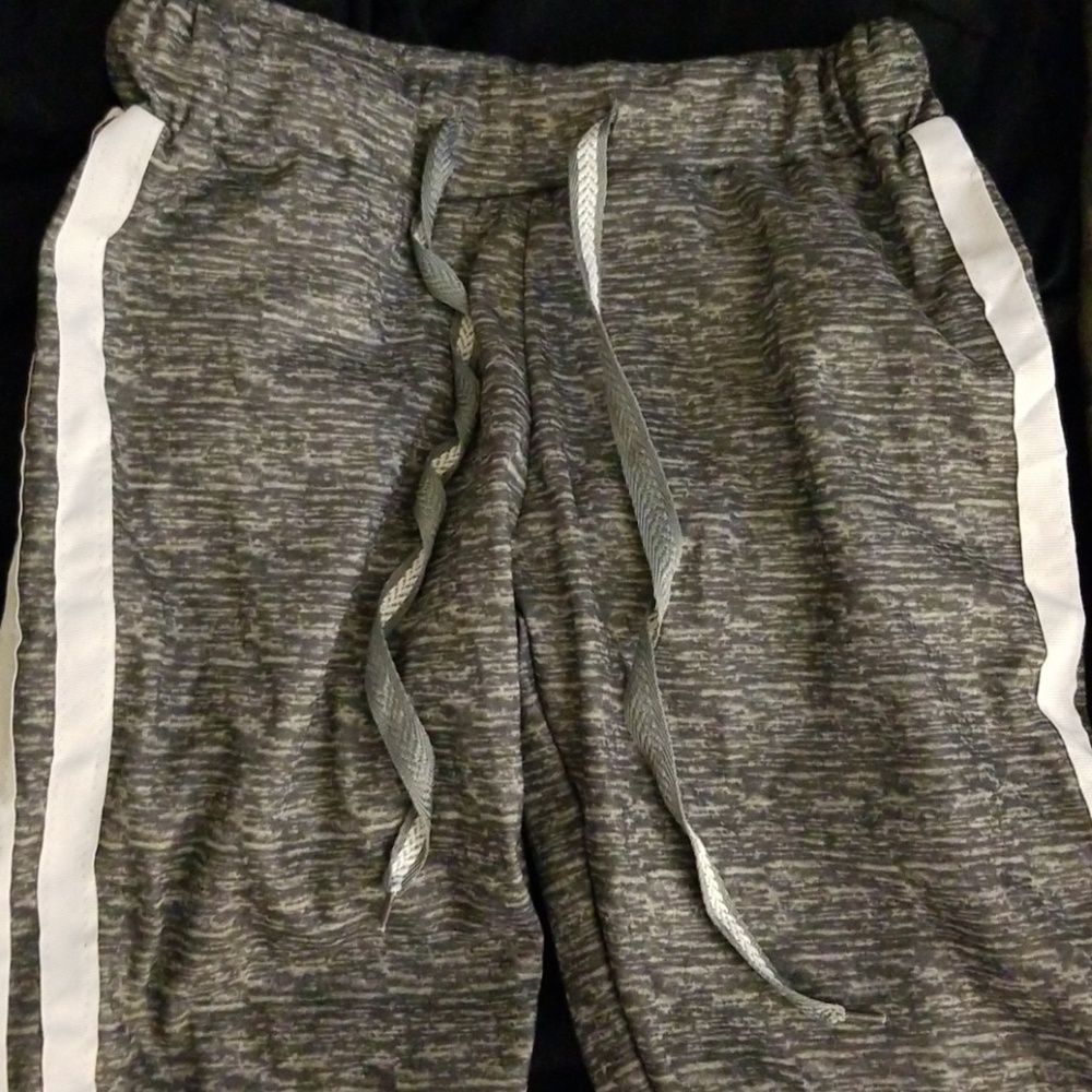 Cute legging sweats NWOT.